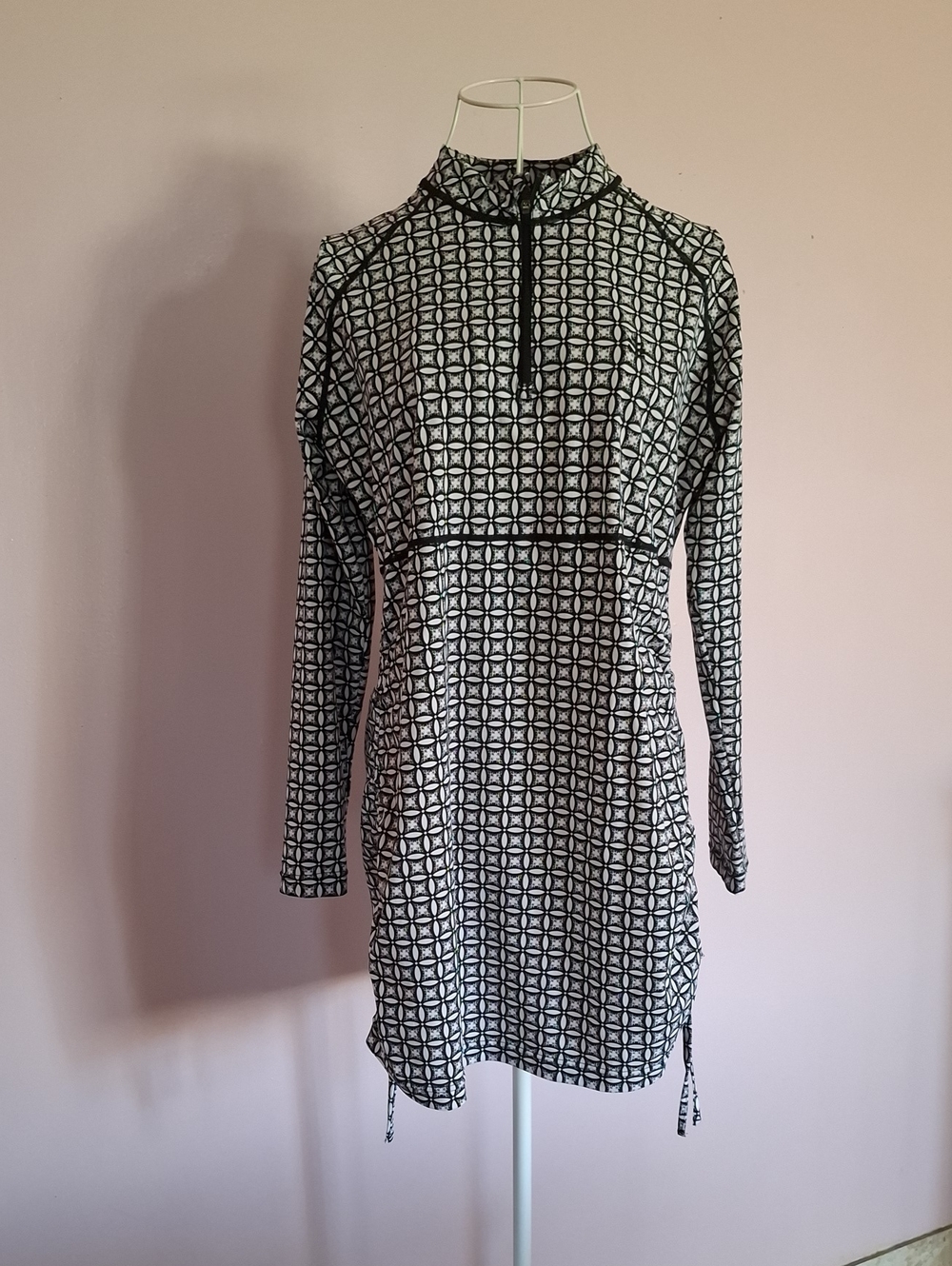 Coolibar Black and White Geometric Long Sleeve Dress